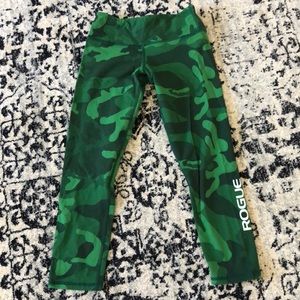 Rogue camo leggings